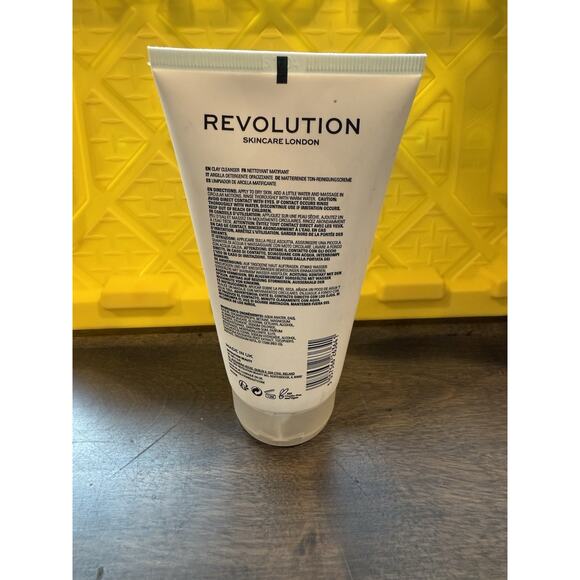 NEW Revolution Skincare Mattifying Pink Clay Cleanser 5.07oz Vegan Cruelty Free - Picture 2 of 2